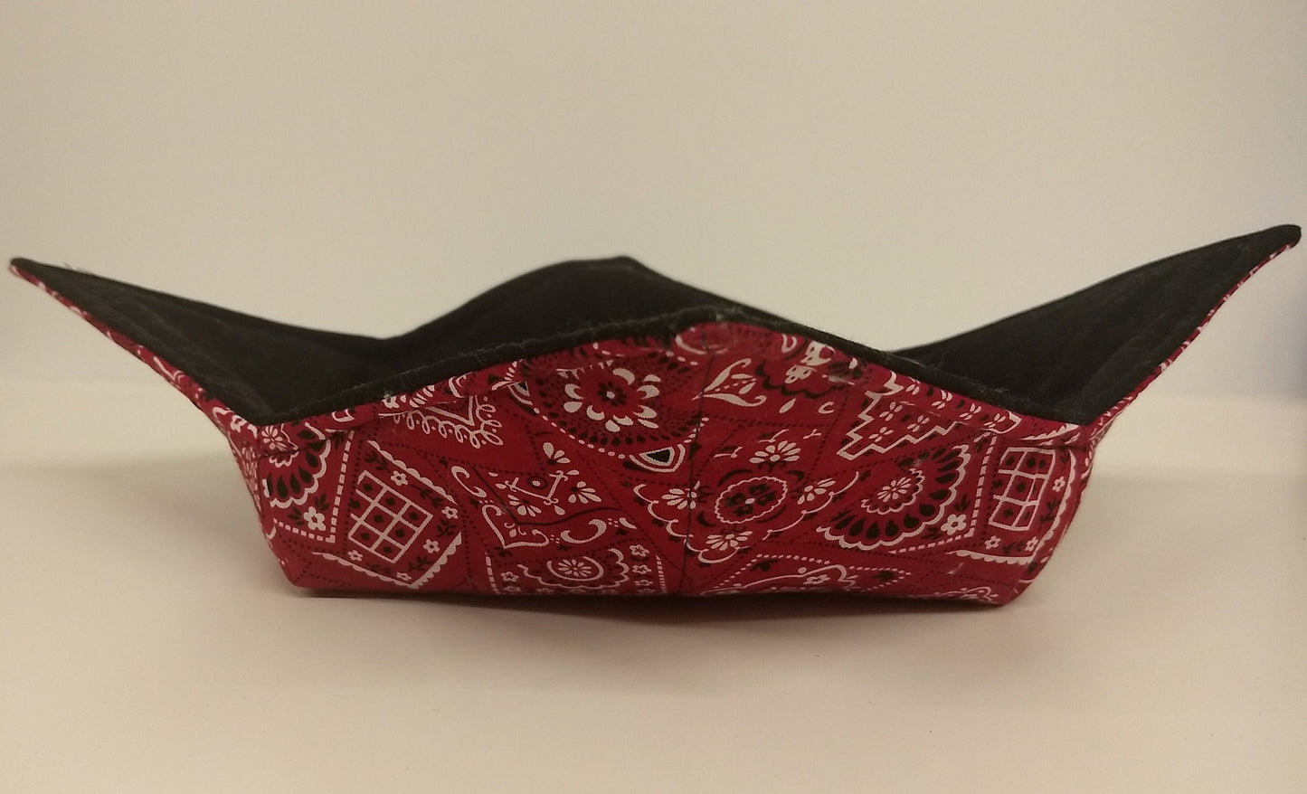 Bandana print 9 inch Microwavable plate holder