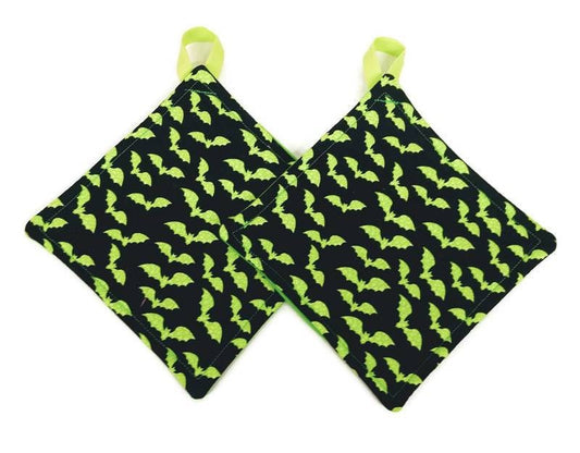 Pot holder for kitchen Pot Holder Set Oven Hot Pad Pot Holder for Cooking or Baking in a Lime Green Bat Fabric Print
