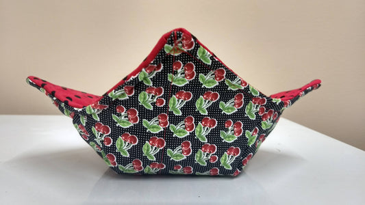 Microwavable Bowl Cozy Miniature Black and White Cherry quilted cotton reversible microwavable soup bowl holder