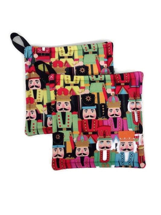 Pot holder for kitchen Pot Holder Set Oven Hot Pad Pot Holder for Cooking or Baking in a Christmas Nutcracker Fabric Print
