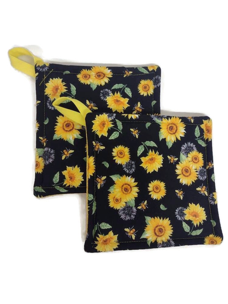 Pot holder for kitchen Pot Holder Set Oven Hot Pad Pot Holder for Cooking or Baking in a Black Sunflower Fabric Print