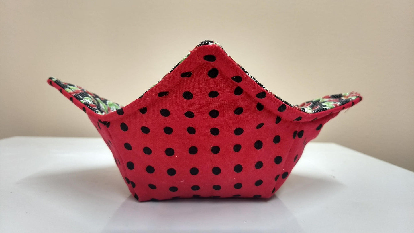 Microwavable Bowl Cozy Miniature Black and White Cherry quilted cotton reversible microwavable soup bowl holder